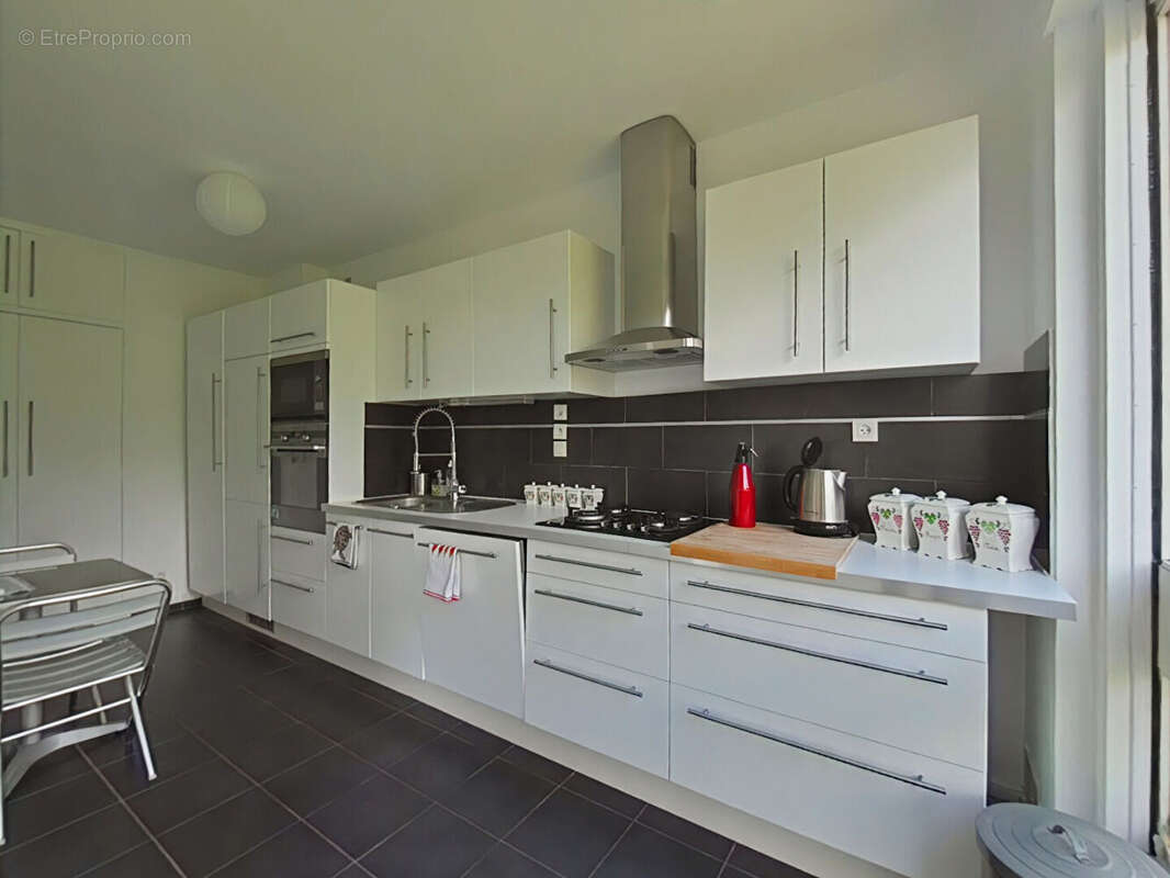 Appartement à FONTENAY-LE-FLEURY
