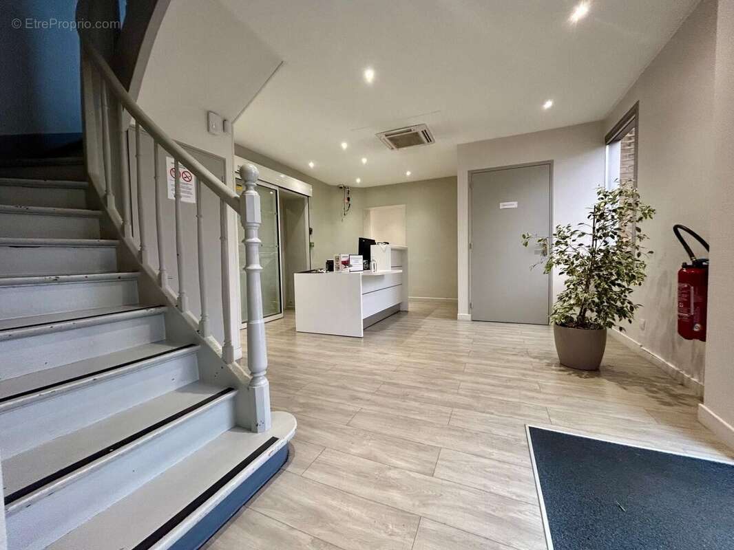 Photo 4 - Commerce à SAINT-AUBIN-LES-ELBEUF