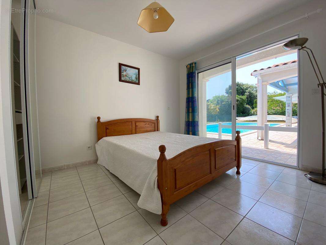 Maison à LES MATHES