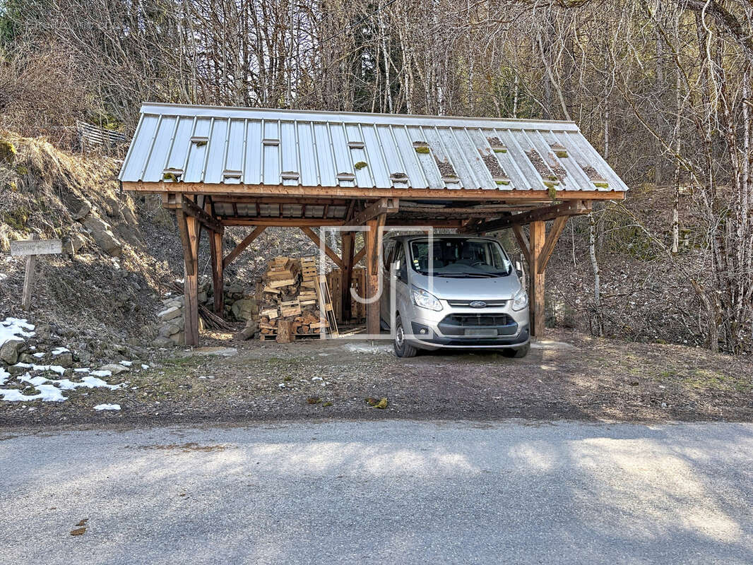 Maison à LE LAUZET-UBAYE