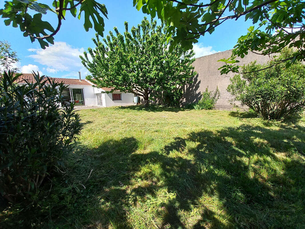 Maison 3 pièces + STUDIO Saint Georges d Oleron 144 m² hab. - photo 6
