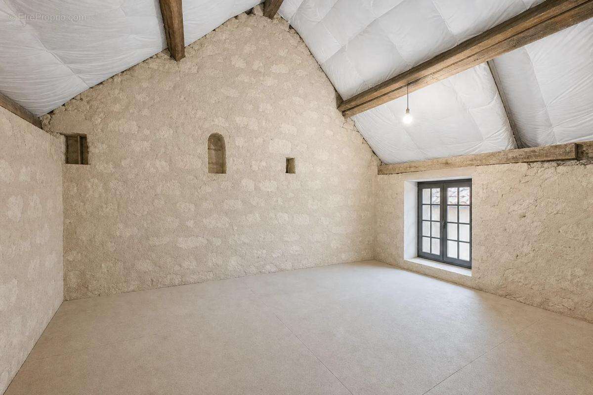Maison à MELZ-SUR-SEINE