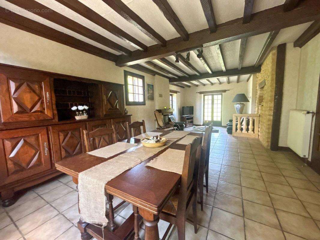 Maison à MILHAC-D'AUBEROCHE