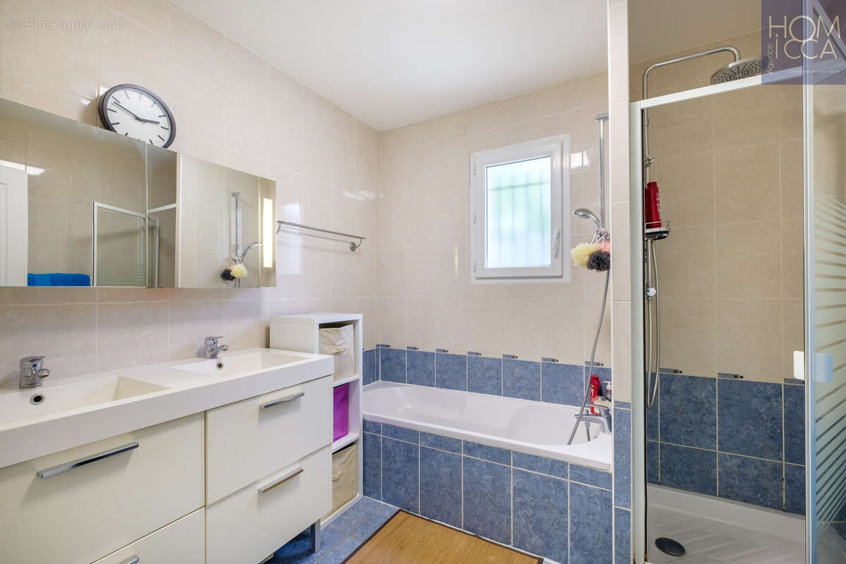 Maison à FLEURIEUX-SUR-L'ARBRESLE