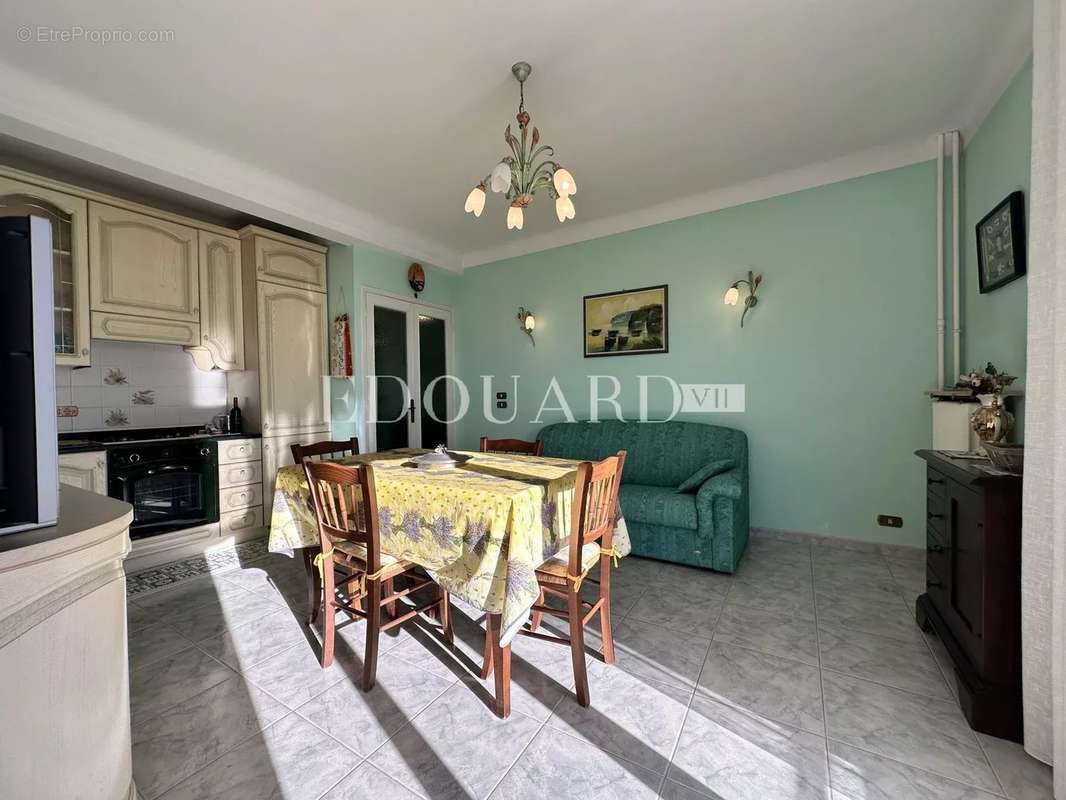 Appartement à ROQUEBRUNE-CAP-MARTIN