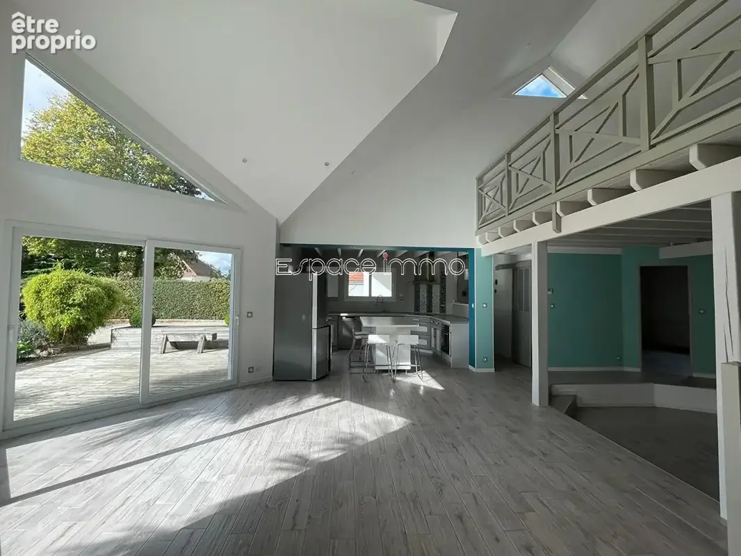 Maison individuelle de plain pied - 3 chambres - 133m² - 872m² de terrain - Dépendances - MALAUNAY - photo 3