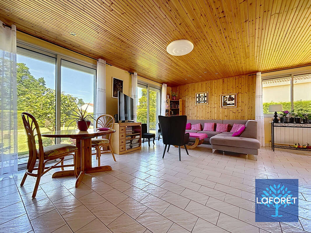 Maison avec piscine et atelier Nesmy 6 pièce(s) - photo 6