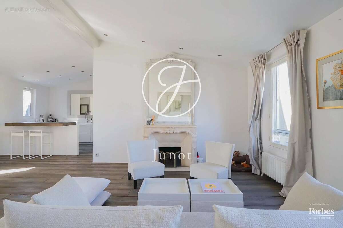 Appartement à PARIS-7E