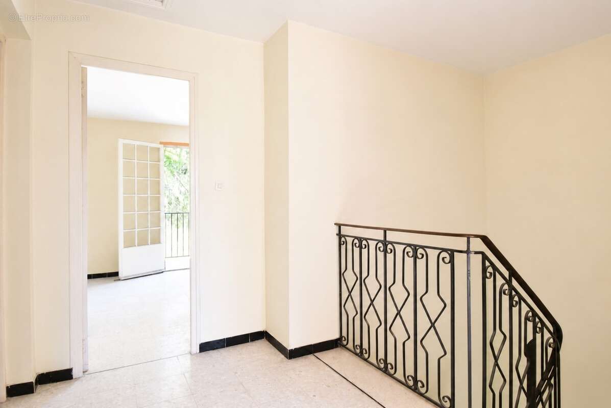 Maison à vendre 5 pièces JUVIGNAC (34), A rénover 4 chambres 96,66 m2-Terrain 175m2 - photo 11