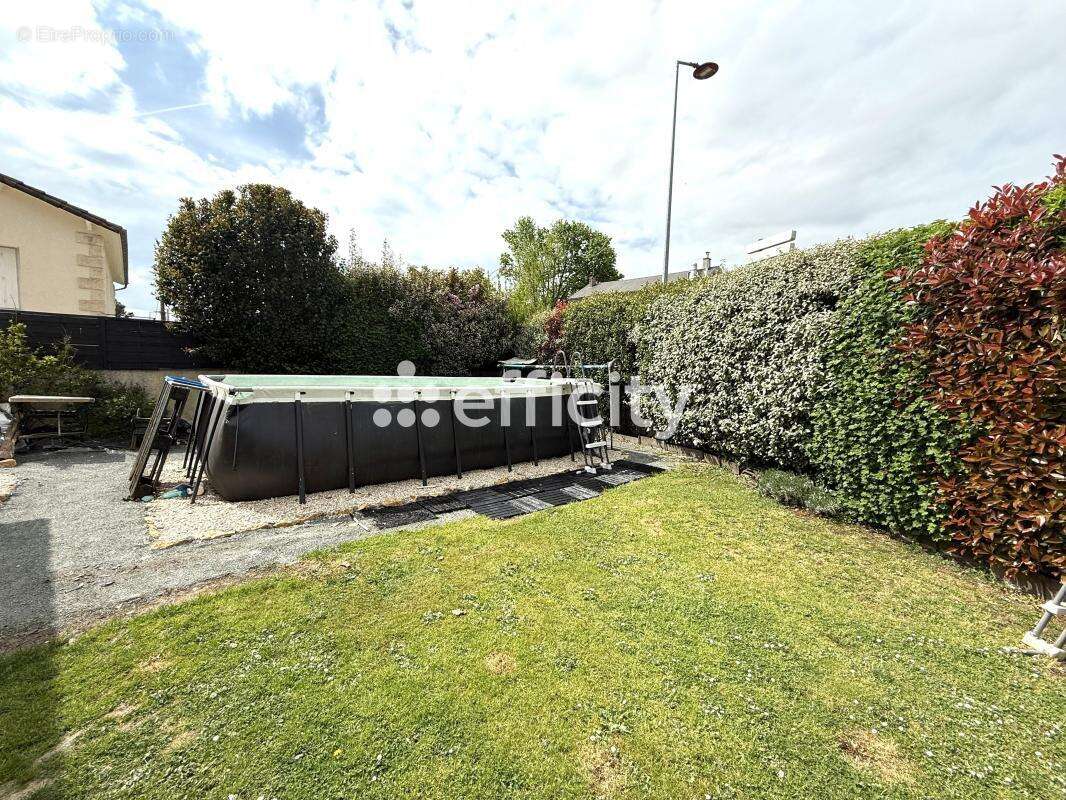 Maison à SAUZE-VAUSSAIS