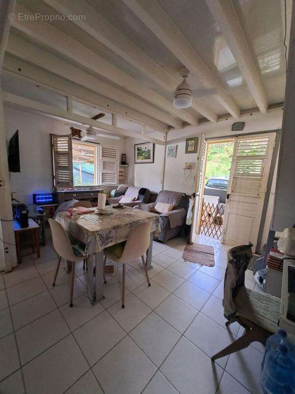 Maison à RIVIERE-PILOTE