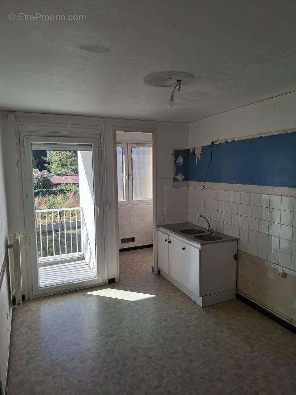 Appartement 4 pièces à Saint-Paul-En-Jarez - photo 6