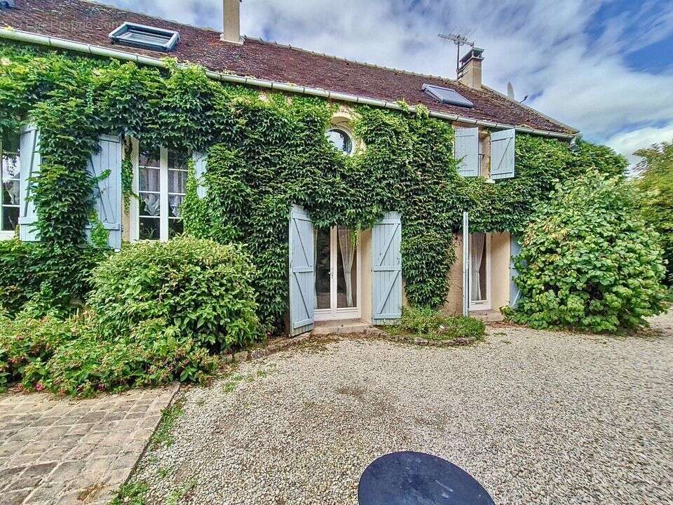 Maison 135 m² à Thorigny-Sur-Oreuse  - photo 11