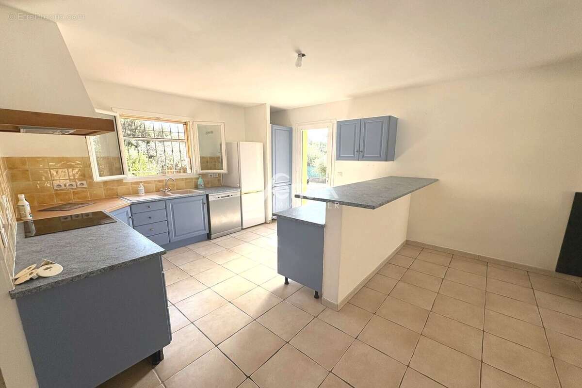 Maison 80 m² à Figanieres  - photo 2