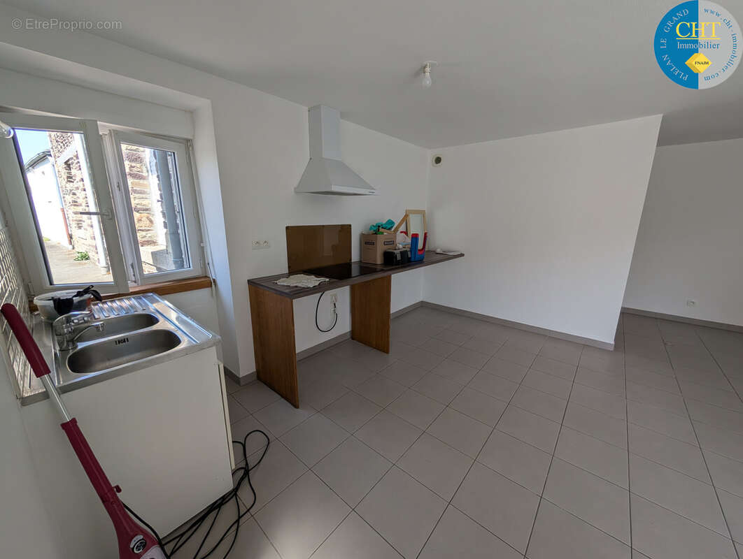 Maison de bourg en centre-ville de plélan-le-grand (35380) avec cht immobilier - photo 4