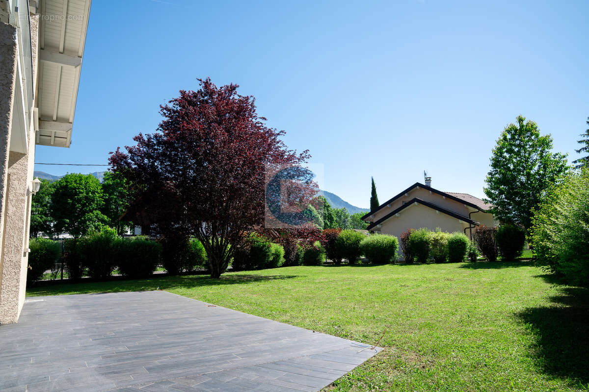 Maison à MARIGNIER