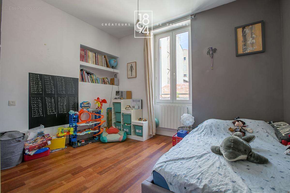 Appartement à MARSEILLE-8E