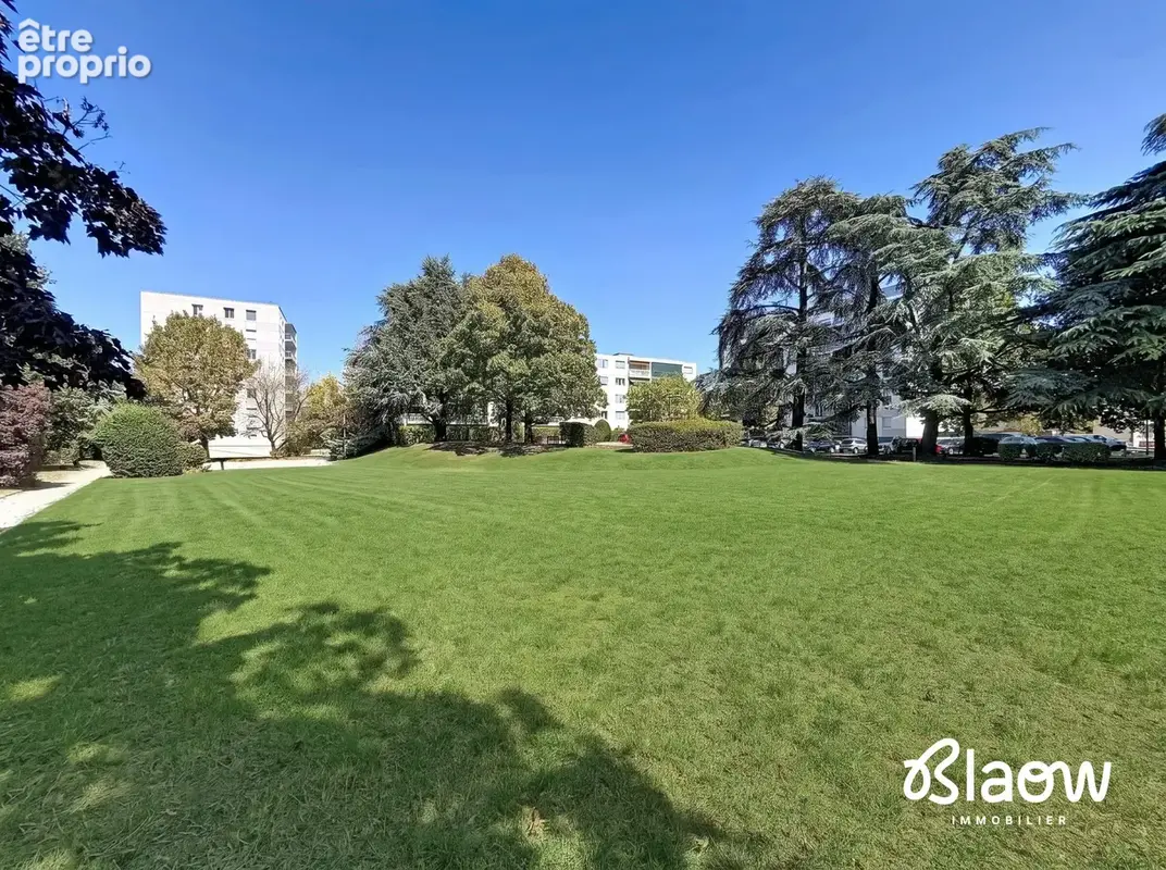 Appartement à MEYZIEU
