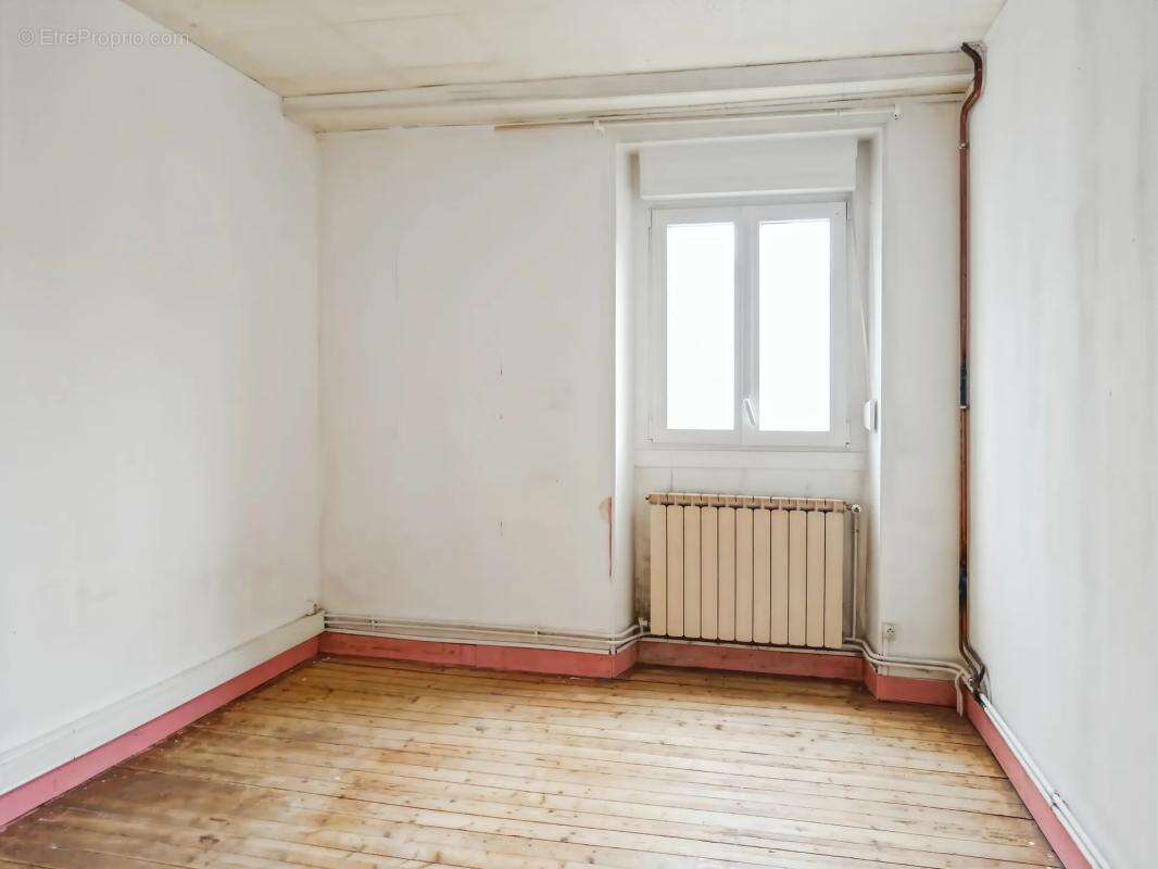 Maison à VILLENEUVE-SUR-BELLOT