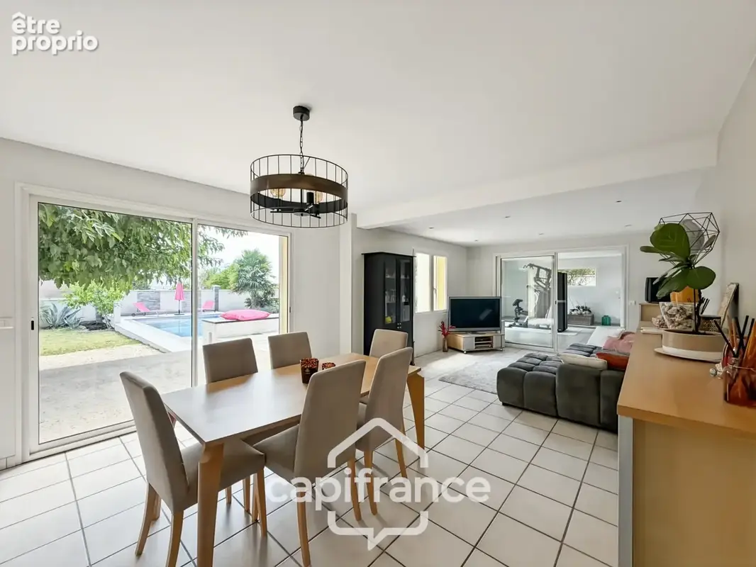 Maison Familiale avec piscine composée de 5 chambres sur ANJOU (38) - photo 18