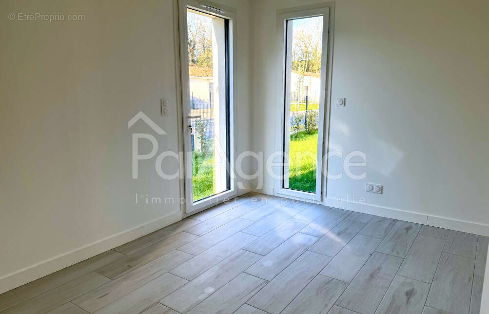 Maison à LES MATHES