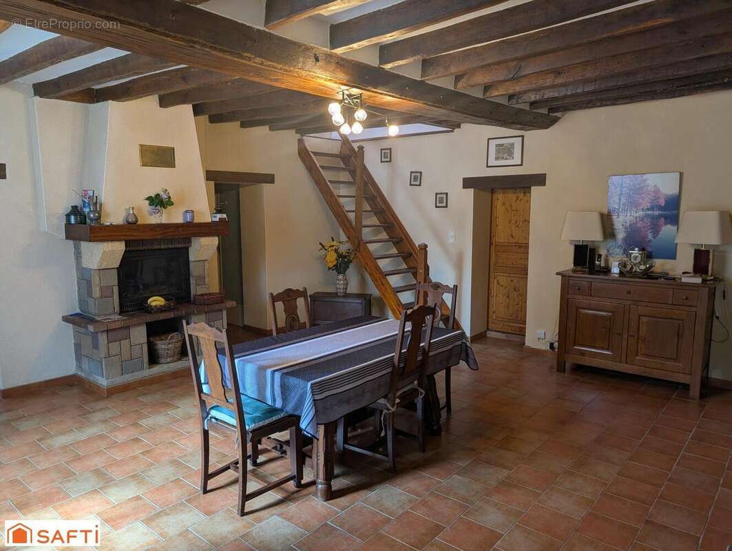 Maison 250 m² à Feings  - photo 6
