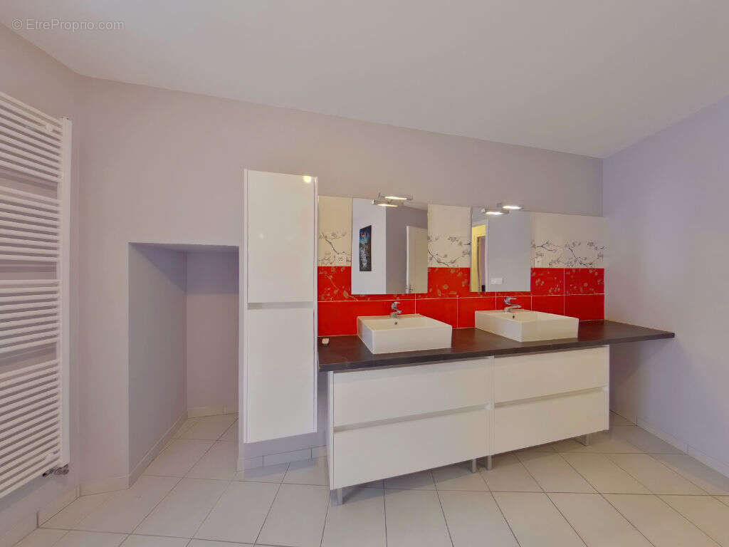 Appartement à AVAILLES-LIMOUZINE