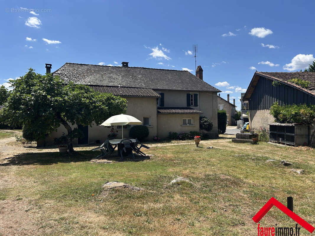 Maison à MANSAC