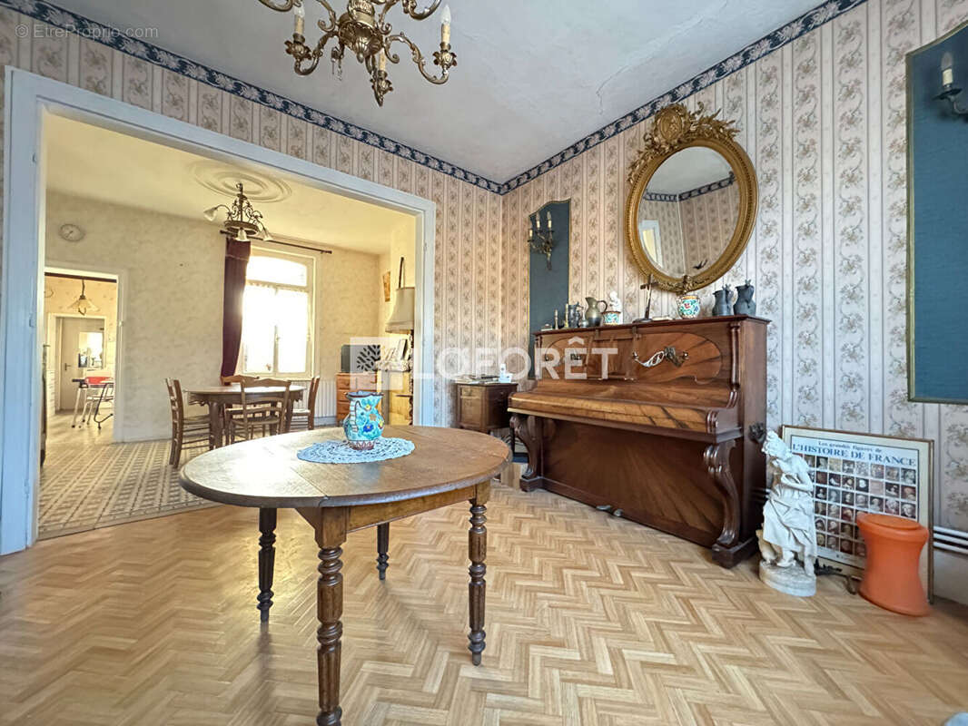 Maison à SIN-LE-NOBLE