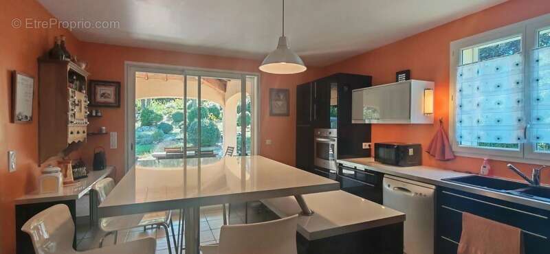 Maison à FONTVIEILLE