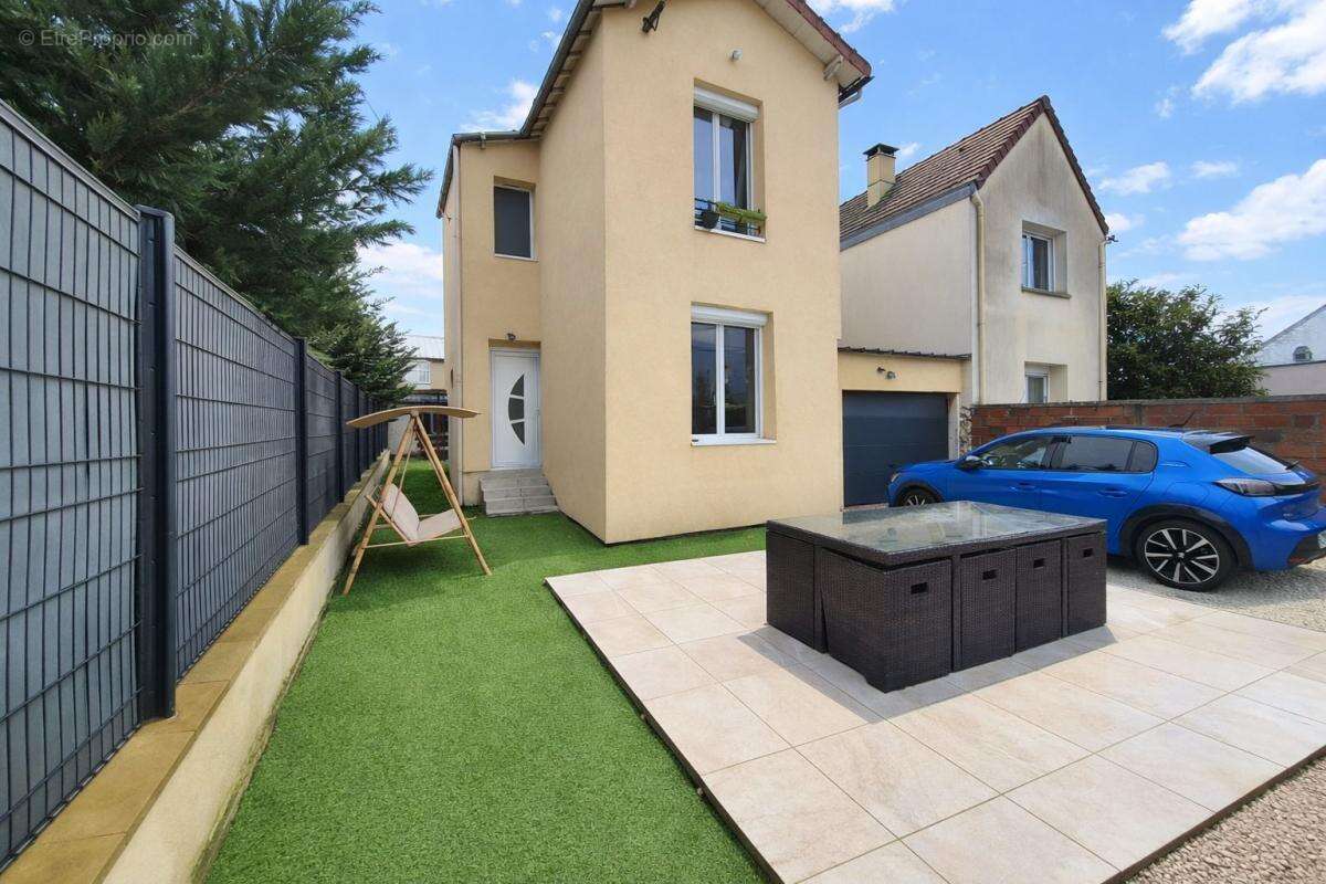 Maison à CARRIERES-SOUS-POISSY