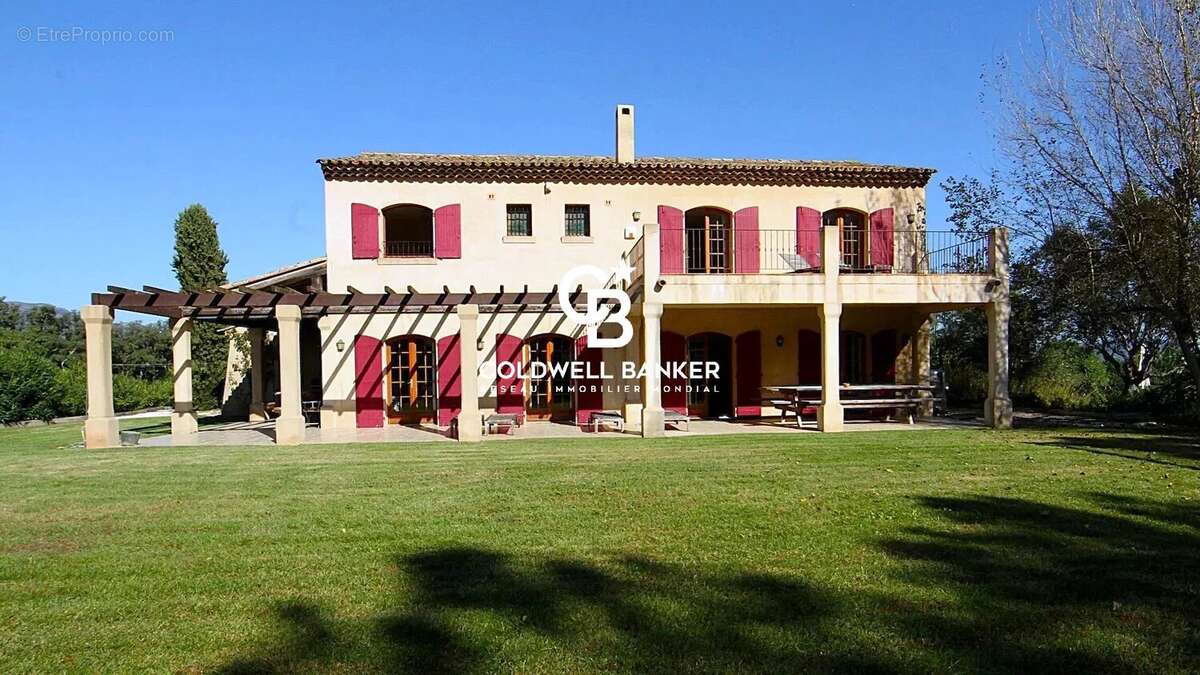 Élégante Villa Provençale avec Piscine au Cœur des Vignes - photo 13