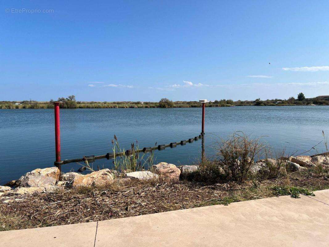 Parking à VALRAS-PLAGE