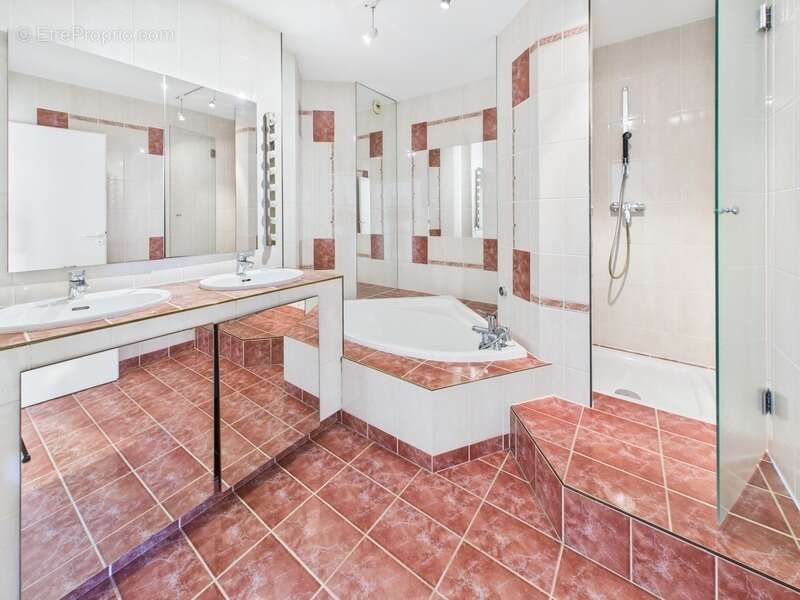 Appartement à AMBILLY