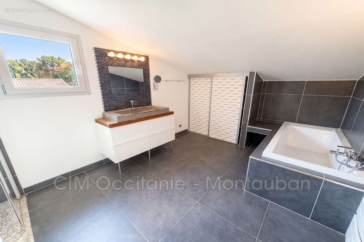 Maison 300 m² à Montauban  - photo 8