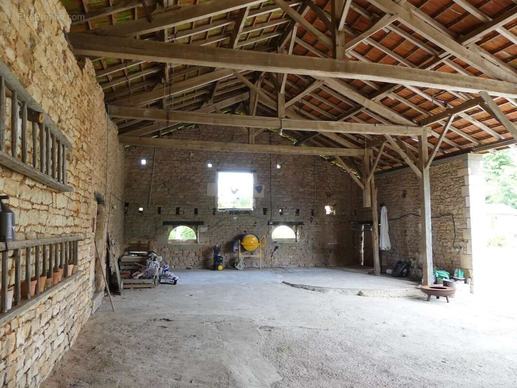 Maison à NANTEUIL-EN-VALLEE