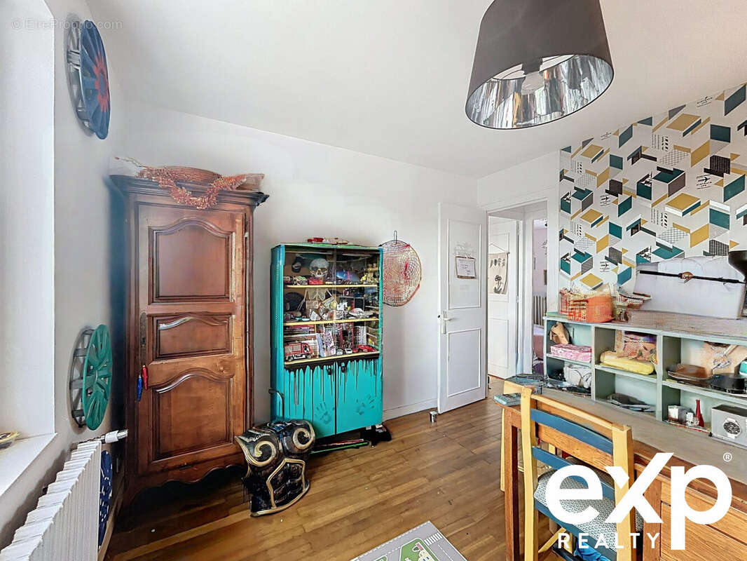 CH - Maison à BOUSSAY