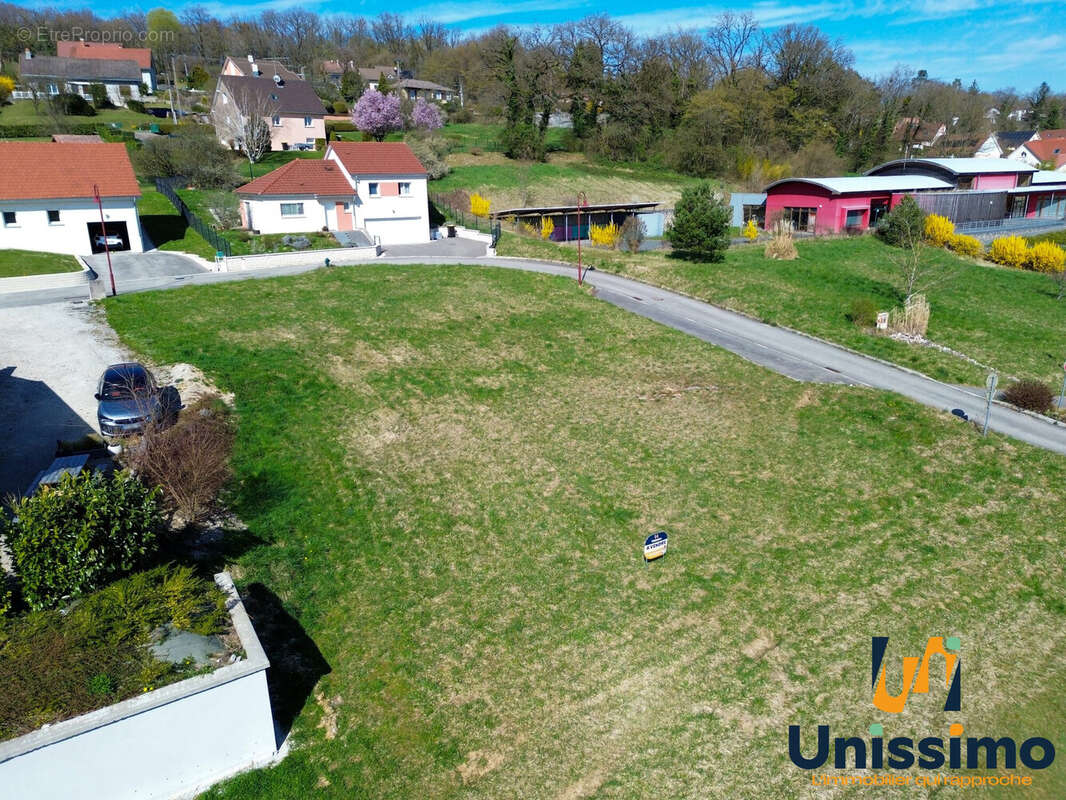Terrain à SAINT-MAURICE-COLOMBIER