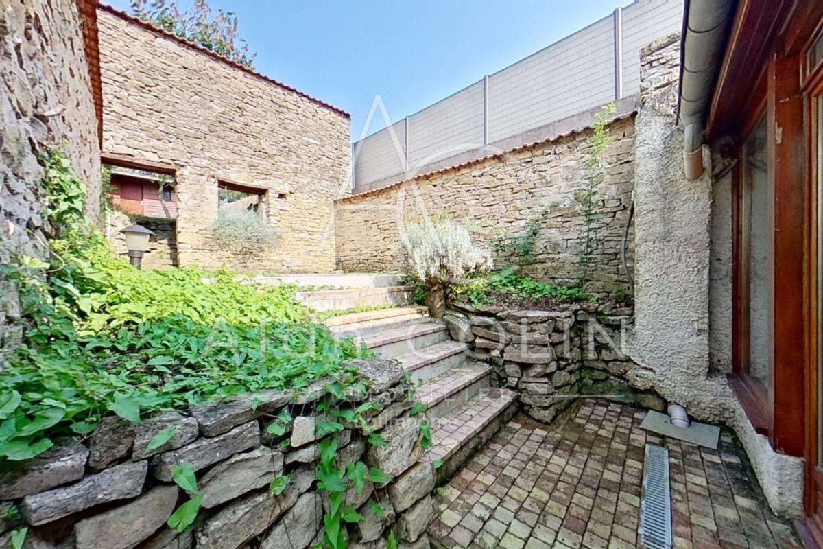 Maison en pierre de caractère – 170 m² habitables – beaux volumes – proche frontière luxembourgeoise - photo 17