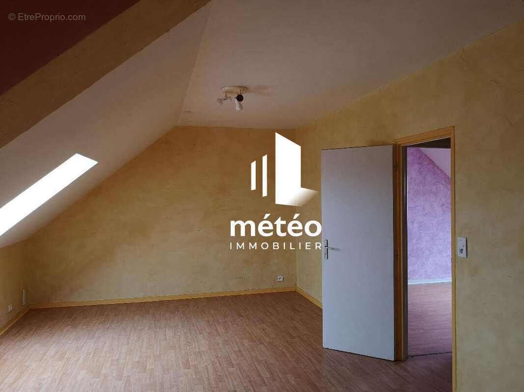 Appartement à LES MAGNILS-REIGNIERS