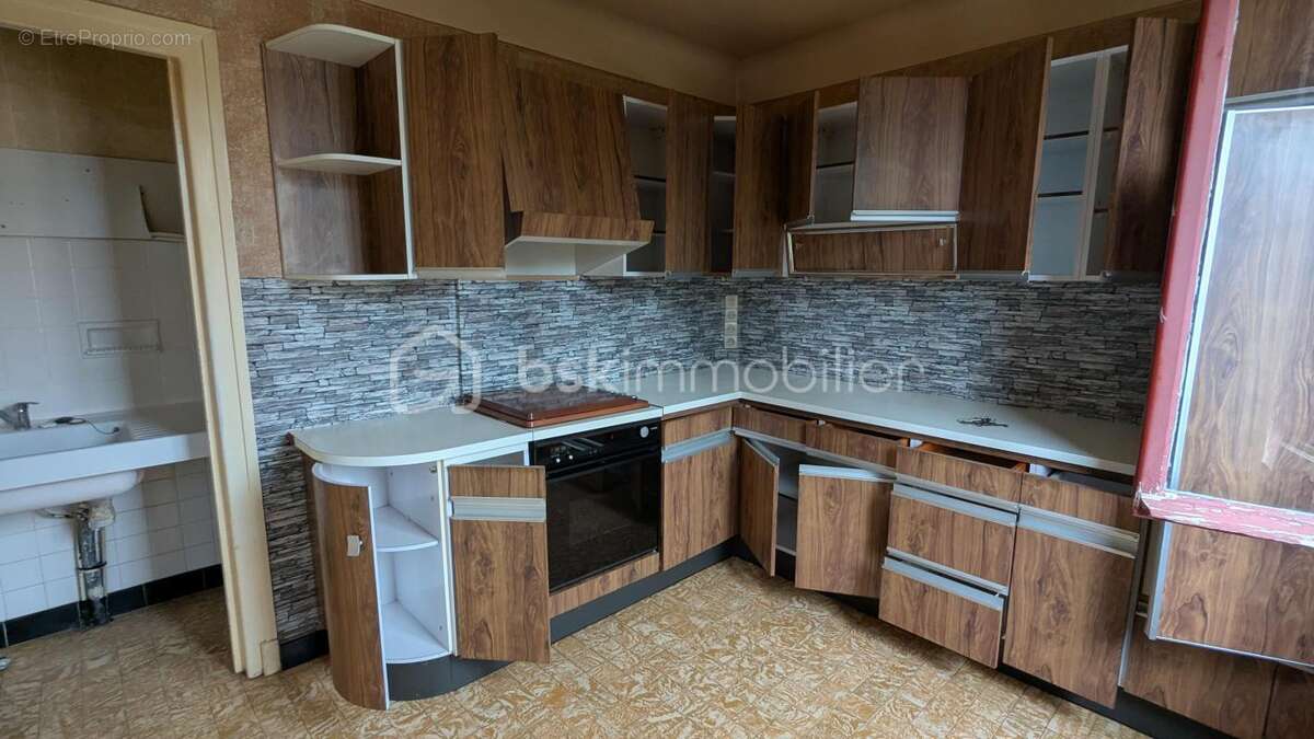 Maison à SAINT-MARTIN-LESTRA