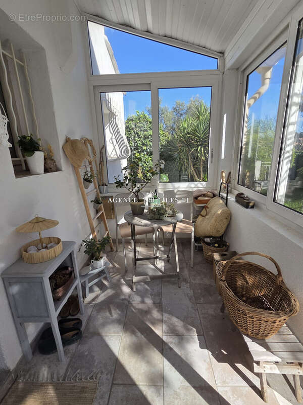 Les Caillols   Marseille 11e   Villa 6 pièces de 119 m2 avec vue dégagée - photo 15