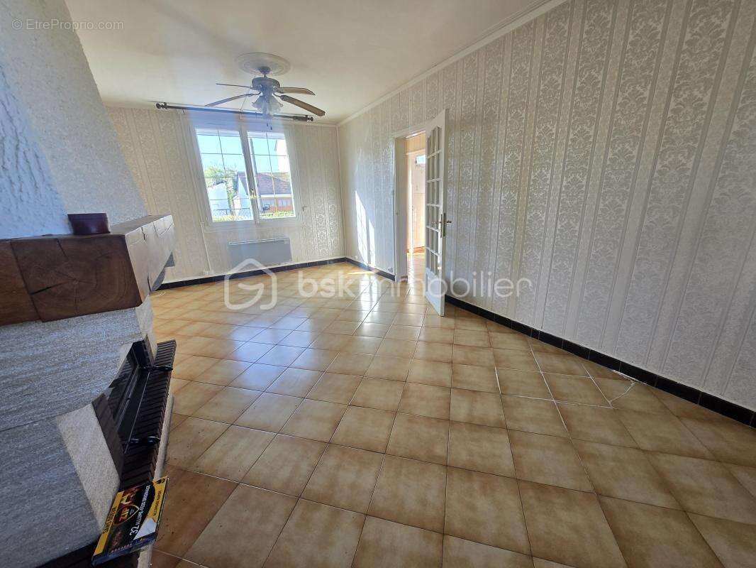 Maison à VARENNES-VAUZELLES