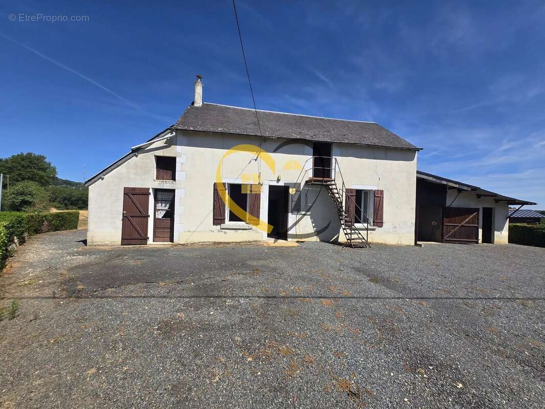 Maison à rénover avec dépendances – Neuvy-Deux-Clochers (18) - photo 2