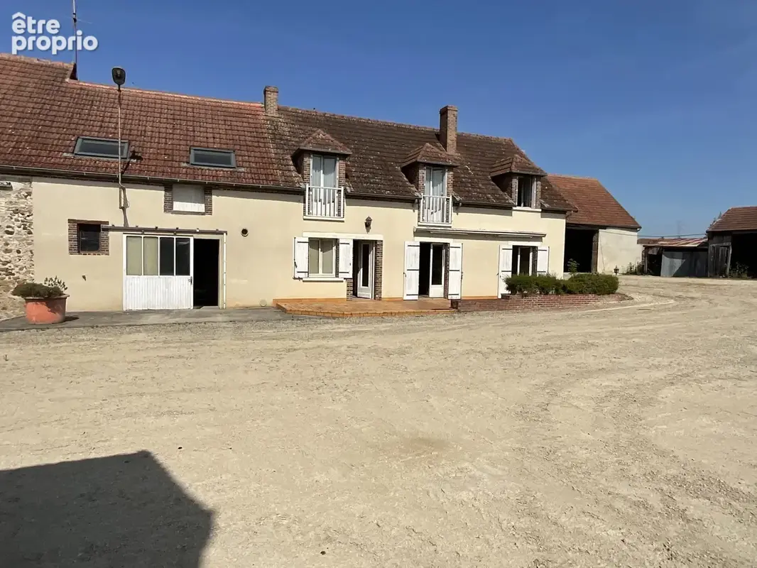 Maison à SAINT-LOUP-DE-BUFFIGNY