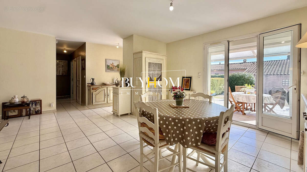 Maison à L&#039;ISLE-SUR-LA-SORGUE