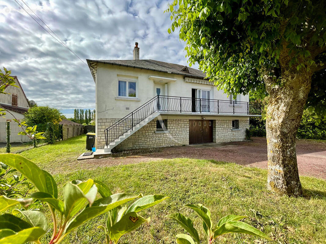 Maison à CHITENAY