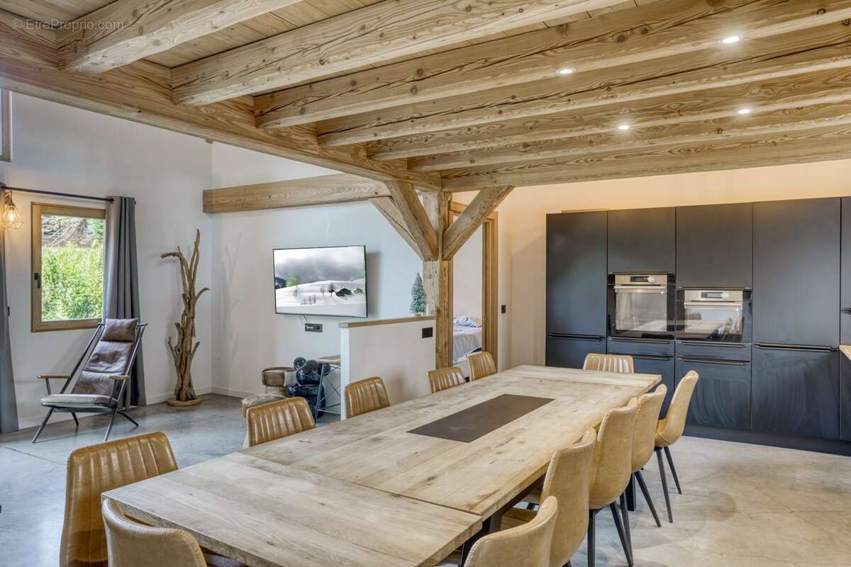 Maison 191 m² à Demi-Quartier  - photo 7