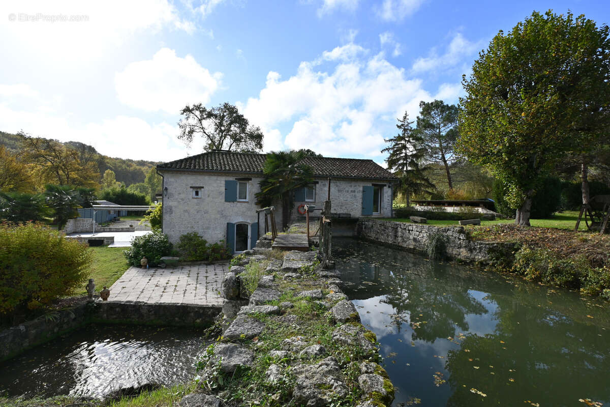 Maison à LAROQUE-TIMBAUT