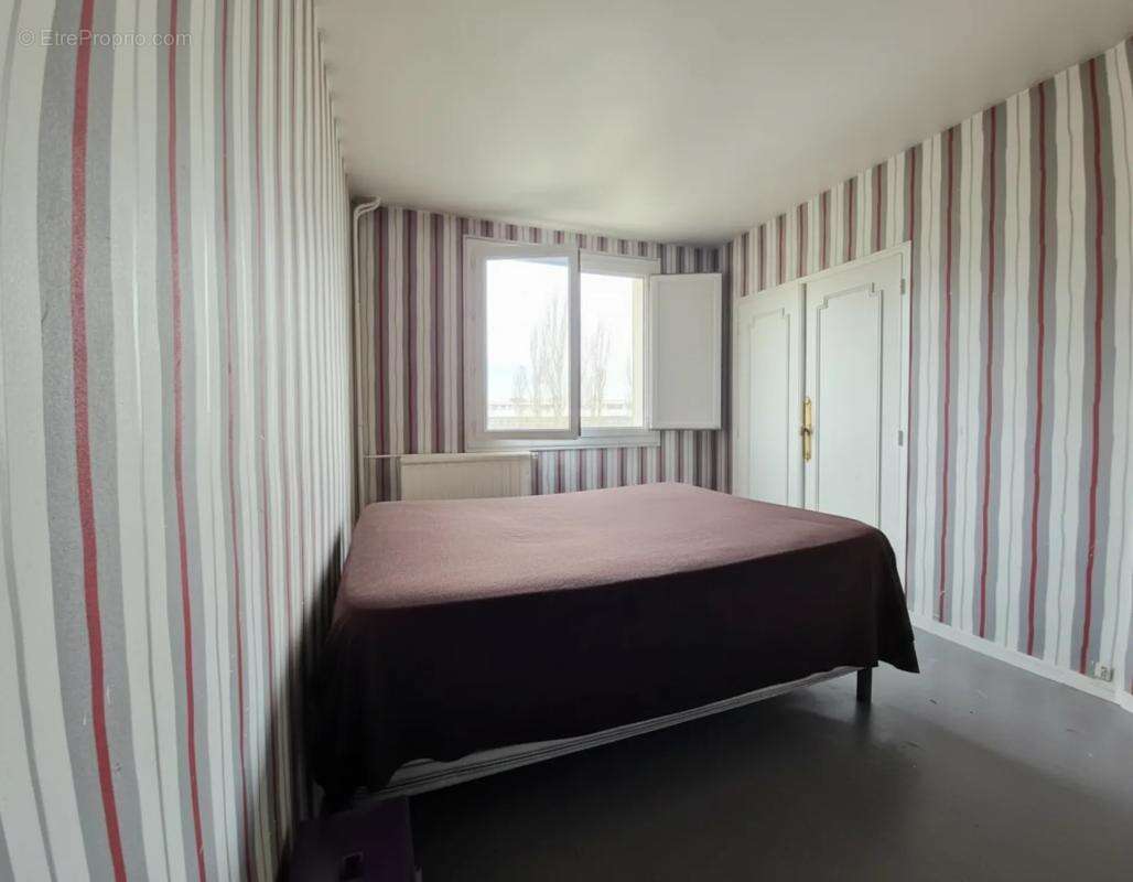 Appartement à LES PAVILLONS-SOUS-BOIS